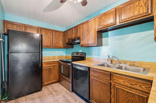 6941 Macbeth CIR, Woodbury, MN 55125