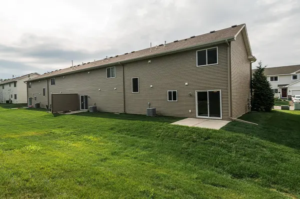 5103 61st ST NW, Rochester, MN 55901