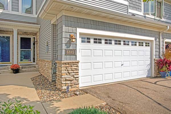 6885 158th ST W, Apple Valley, MN 55124