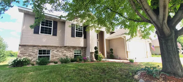 713 Farmers WAY, Belle Plaine, MN 56011