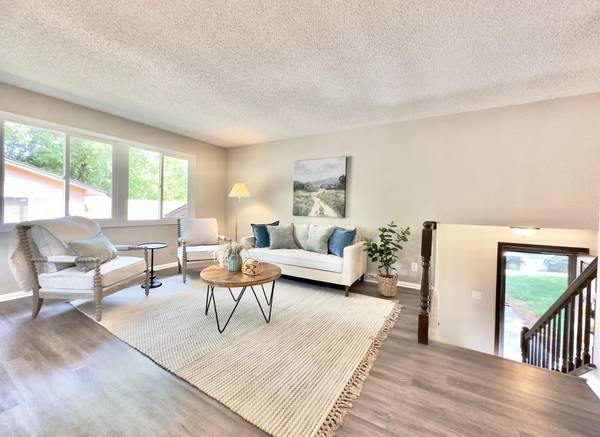 13016 Oliver AVE S, Burnsville, MN 55337