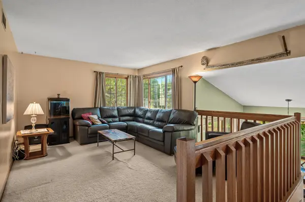 1054 Briar Creek RD, Eagan, MN 55123