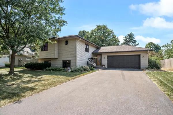 1054 Briar Creek RD, Eagan, MN 55123