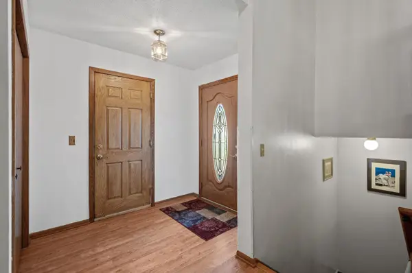 1054 Briar Creek RD, Eagan, MN 55123
