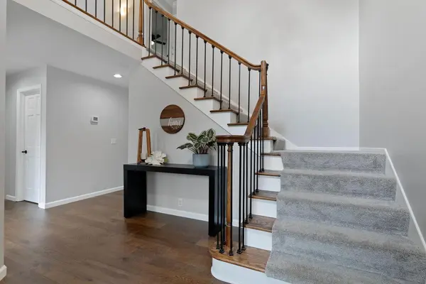 11292 Bluestem LN, Eden Prairie, MN 55347