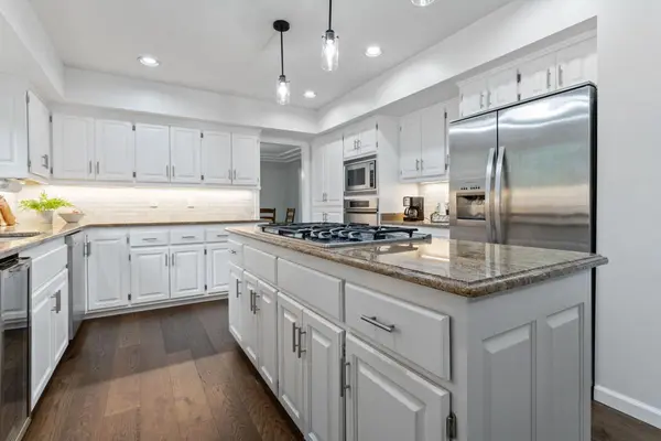 11292 Bluestem LN, Eden Prairie, MN 55347