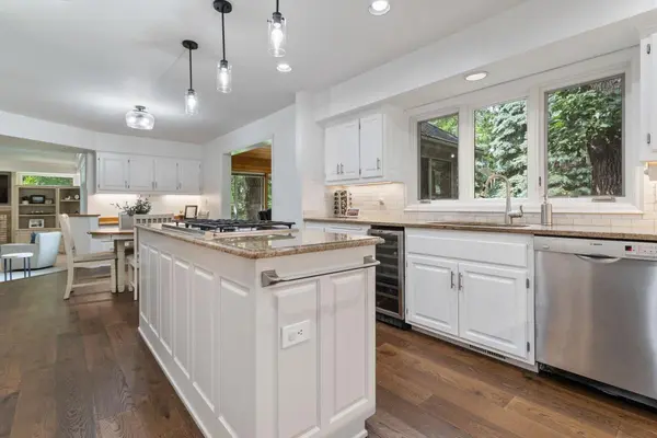 11292 Bluestem LN, Eden Prairie, MN 55347