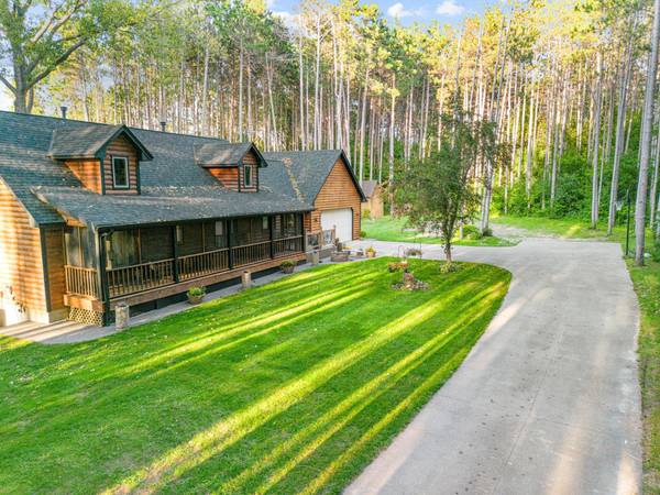 3041 332nd AVE NW, Cambridge, MN 55008