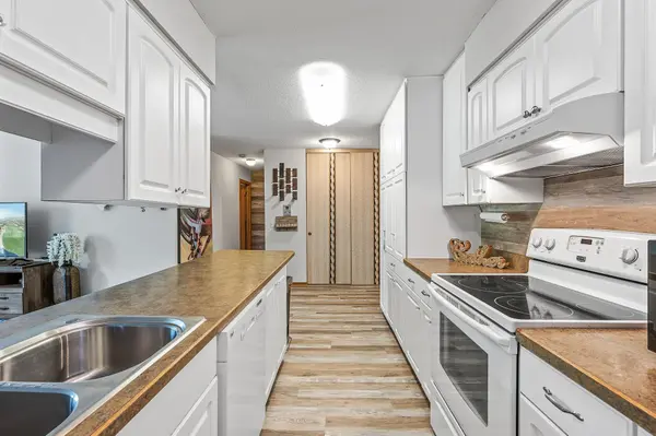 8935 Old Cedar AVE S #205, Bloomington, MN 55425