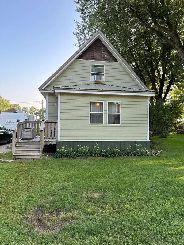 210 W Luverne ST, Magnolia, MN 56158