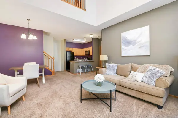 6736 Meadow Grass LN S, Cottage Grove, MN 55016