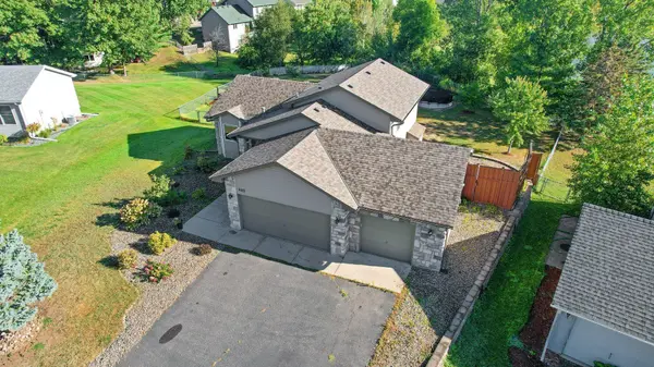 4413 Hamlet AVE N, Oakdale, MN 55128