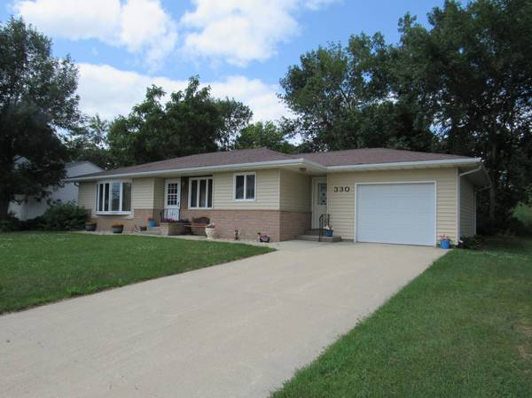 330 Carlton AVE,  Chandler,  MN 56122