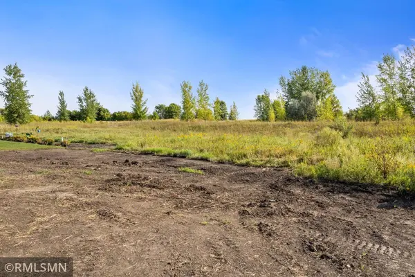 825 Willow DR, Hutchinson, MN 55350