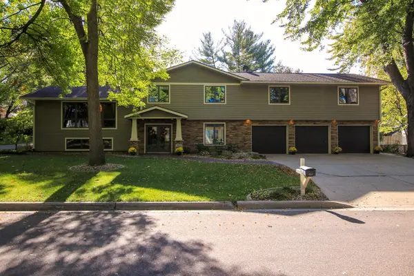 525 Edgewood DR, Glencoe, MN 55336