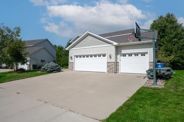 2580 Heartland DR NW, Rochester, MN 55901