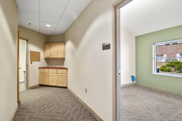 901 Dominion DR #Suite 4, Hudson, WI 54016
