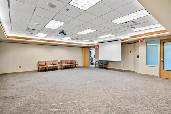 901 Dominion DR #Suite 4, Hudson, WI 54016