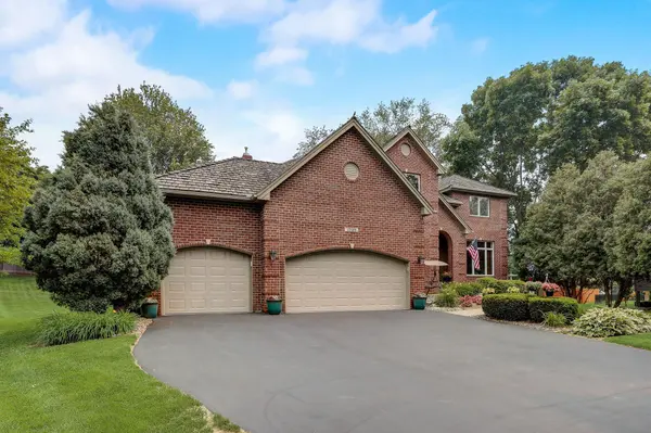 10189 Harmony CIR, Eden Prairie, MN 55347