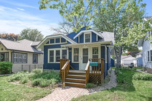 1483 Simpson ST, Saint Paul, MN 55108