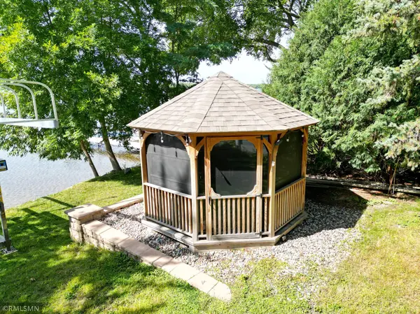 14187 68th ST NW, Annandale, MN 55302