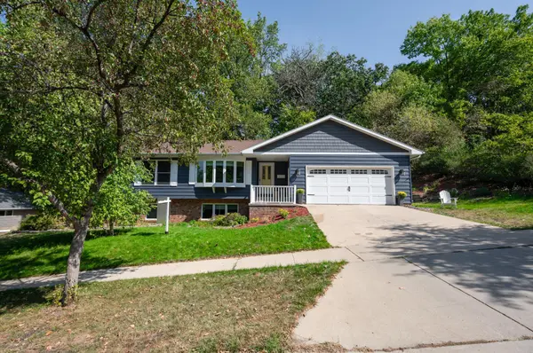1411 Northern Valley DR NE, Rochester, MN 55906