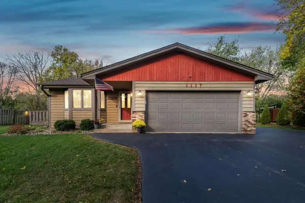 1117 Grandview DR, Hudson, WI 54016