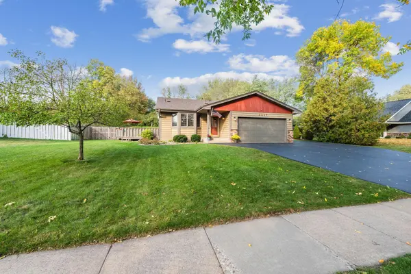 1117 Grandview DR, Hudson, WI 54016