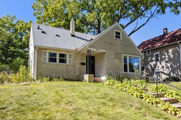 1023 Hall AVE, West Saint Paul, MN 55118