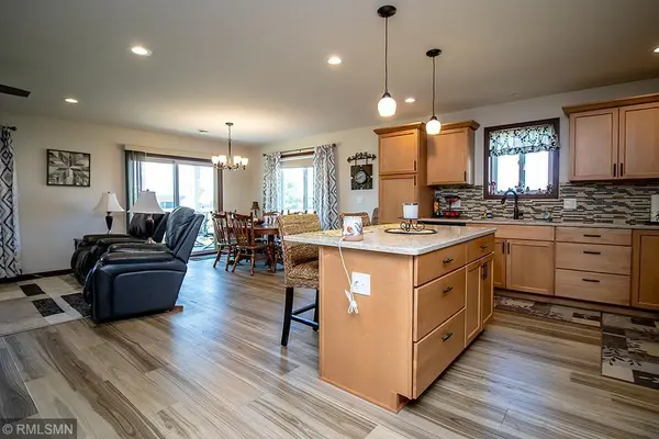 728 Northwood DR, Janesville, MN 56048