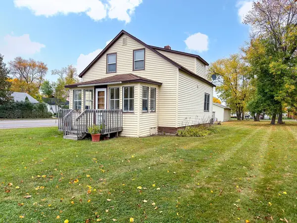 220 Arnold AVE N, Thief River Falls, MN 56701