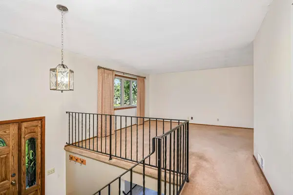 10601 Yukon RD S, Bloomington, MN 55438