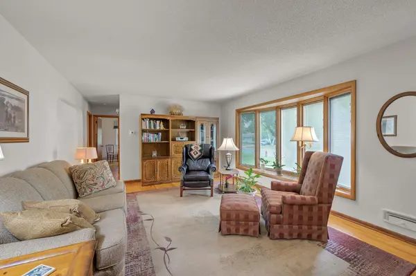 8422 Columbus AVE S, Bloomington, MN 55420