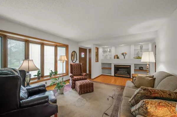 8422 Columbus AVE S, Bloomington, MN 55420