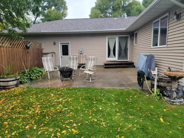 512 Pine Needle DR, Perham, MN 56573