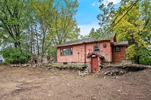 99 Twin Lake BLVD, Vadnais Heights, MN 55127