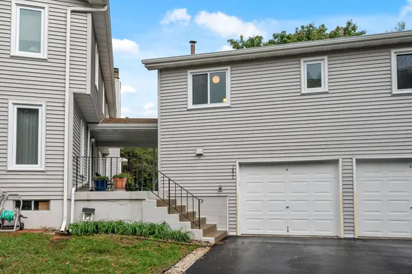 7431 Landau Curve, Bloomington, MN 55438