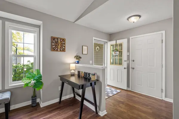 966 Carriage Hills DR, Chaska, MN 55318