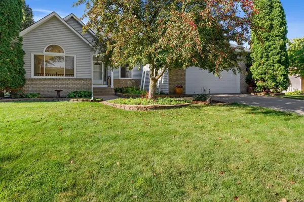 3550 Gershwin AVE N, Oakdale, MN 55128