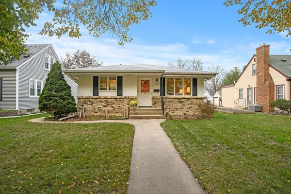 3933 Regent AVE N, Robbinsdale, MN 55422