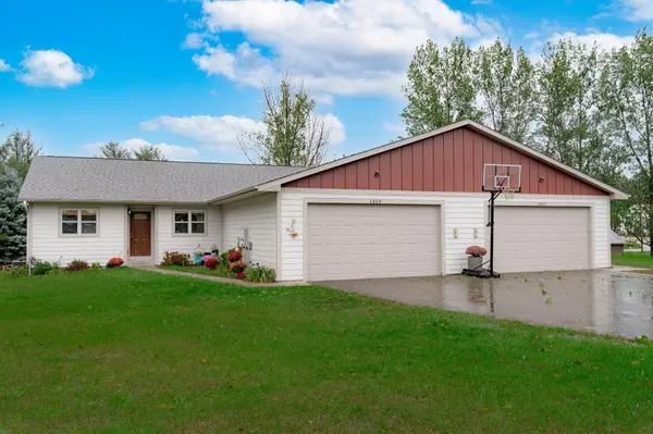 1810-1817 Windmill DR, Baldwin, WI 54002