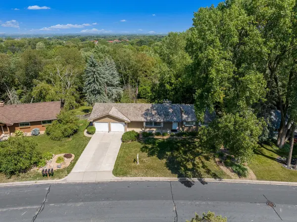 2104 E 125th ST, Burnsville, MN 55337