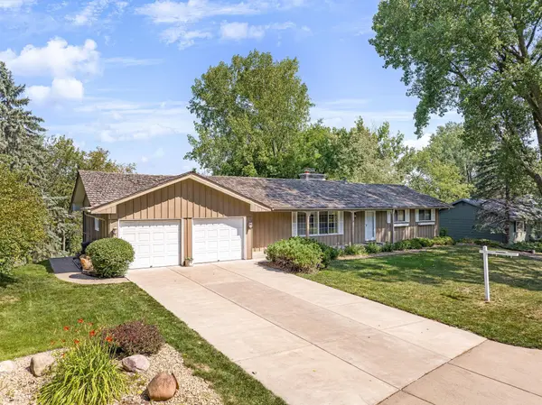 2104 E 125th ST, Burnsville, MN 55337