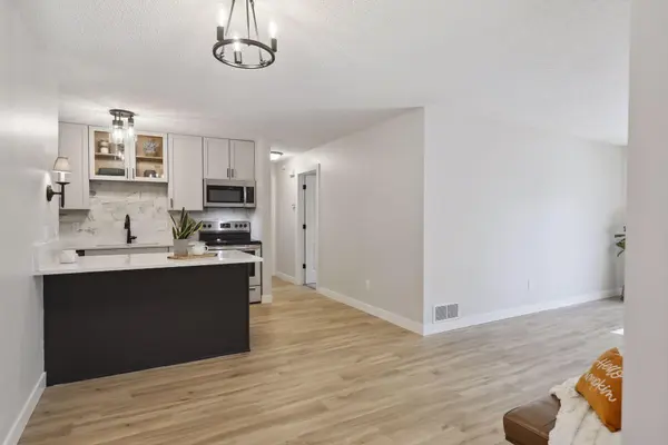 2041 N Park DR #5, Saint Paul, MN 55119