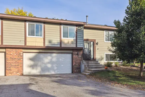 1800 Knox DR, Burnsville, MN 55337