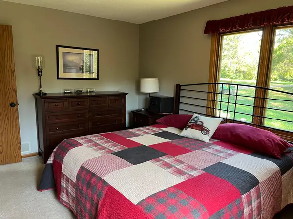 10305 Greenfield RD Greenfield, MN 55357