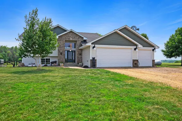 11295 W 260th ST, Belle Plaine Twp, MN 56011