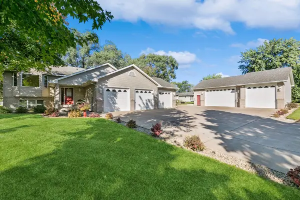 102 Kampa CIR, Monticello, MN 55362
