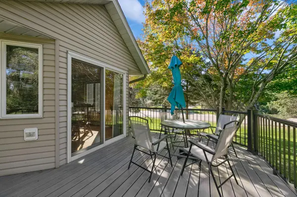 102 Kampa CIR, Monticello, MN 55362
