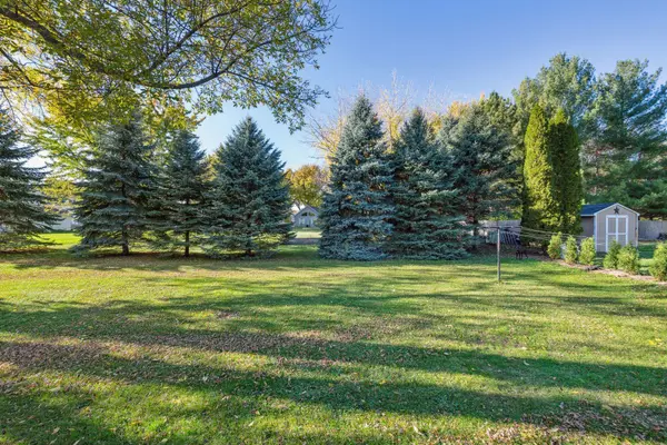 401 Shady LN, Norwood Young America, MN 55397
